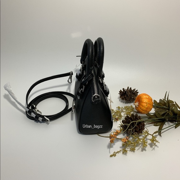 Michael Kors Giftables Ciara XS Mini Crossbody - Picture 2 of 8